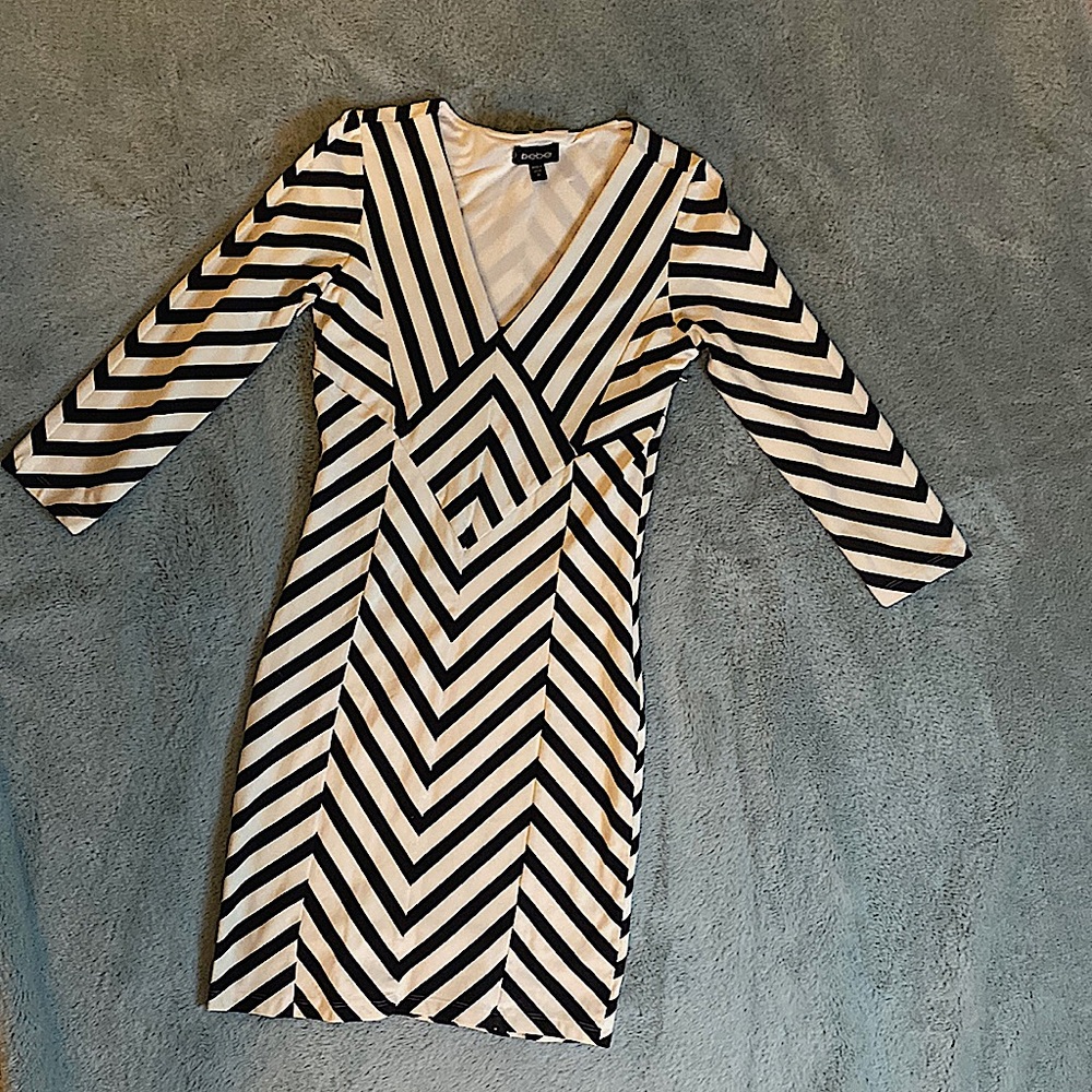 Bebe Long-Sleeve, Fitted V-Neck Dress